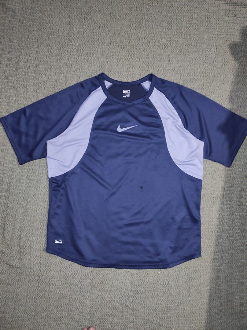 vintage Nike performance training athletic t-shirt (Category: Activewear) located in Las Pinas. Submitted by jeusmanlangit (Listing ID 1471029661, Image 1). Description: vintage Nike performance training athletic t-shirt, SIZE: XXL ON TAG DIMES: W: 26 L: 32 530 PESOS LANG DM📩.