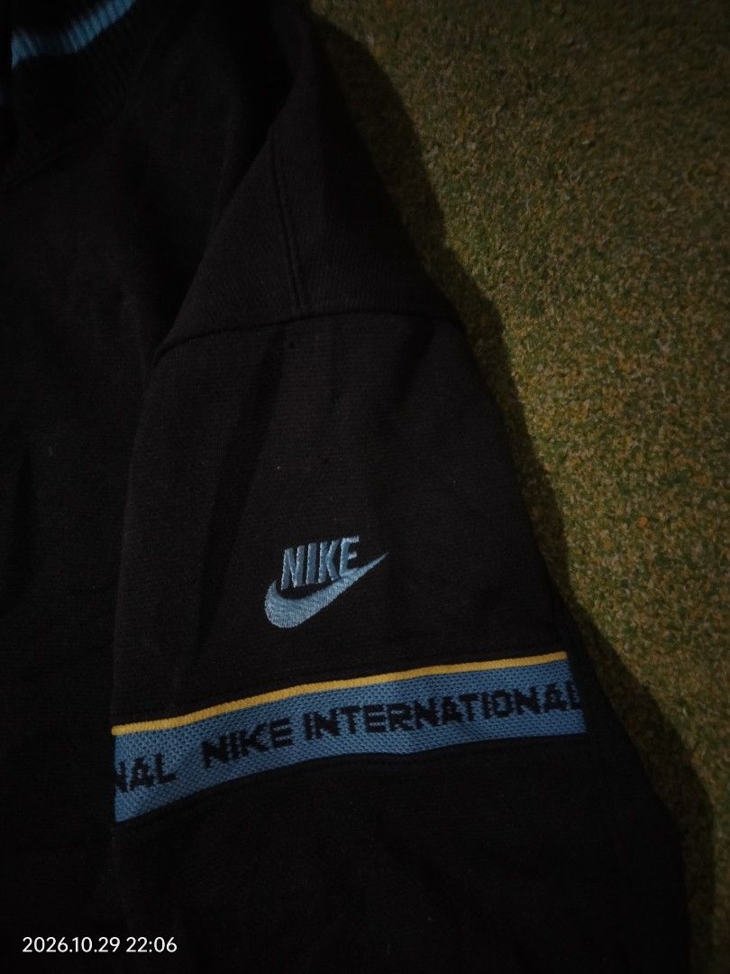 Vintage Nike Track Jacket (Category: Coats, Jackets and Outerwear) located in Caloocan City. Submitted by haruconcep52476 (Listing ID 1471077783, Image 3). Description: Dimensions W20×L24 Good condition Color rate 9 Issue need wash.
