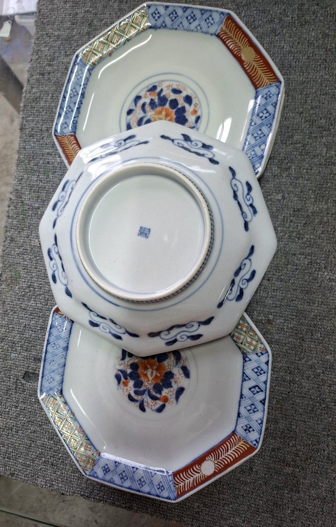 Vintage octagonal porcelain plates (Category: Other Kitchenware & Tableware) located in Quezon City. Submitted by sabadojuliet25680 (Listing ID 1470978965, Image 2). Description: Vintage octagonal porcelain plates all goods no chips footed plate 3pcs available.