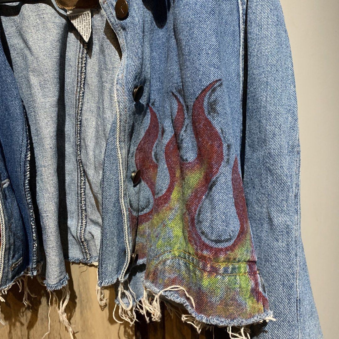 Vintage Painted Denim Crop Jacket (Category: Coats, Jackets and Outerwear) located in Pasay City. Submitted by xoxoblair (Listing ID 1471019509, Image 3). Description: Bought it sa IG shop Maganda quality ng denim xs-S.