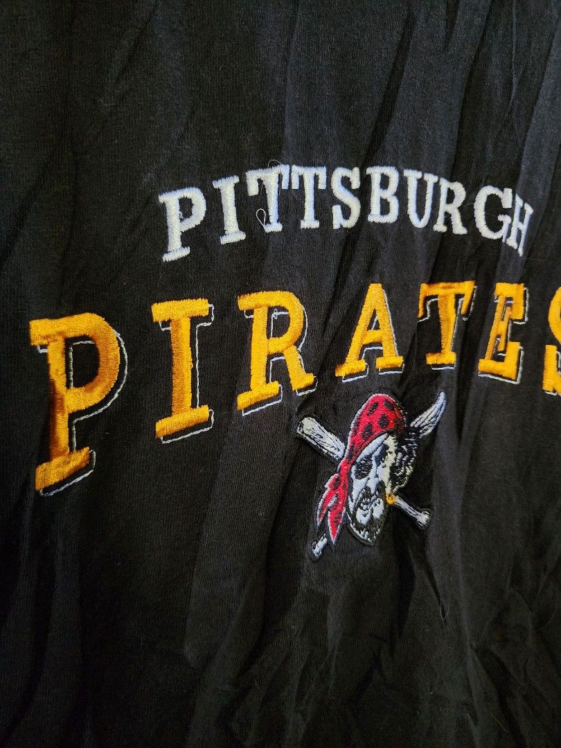 Vintage PITTSBURGH PIRATES TEES (Category: Tshirts & Polo Shirts ) located in Real. Submitted by raphy2019 (Listing ID 1471002473, Image 2). Description: .