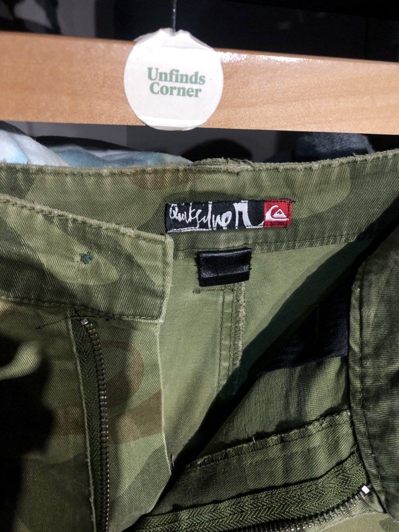 VINTAGE QUICKSILVER CAMO CARGO SHORTS (Category: Shorts) located in San Pablo. Submitted by genesisllo24149 (Listing ID 1471019098, Image 3). Description: QUICKSILVER CAMO CARGO SHORTS WAIST -> 32 LENGTH -> 21 THIGH -> 12.5 LEG OPENING -> 11.5 ISSUE -> REPAIRED CONDITION -> GOOD DM TO PURCHASE 📥 DISCLAIMER: - Please manage your expectations, posted items are preloved, used & thrifted -Actual color may vary due to lighting -Flaker will be posted.