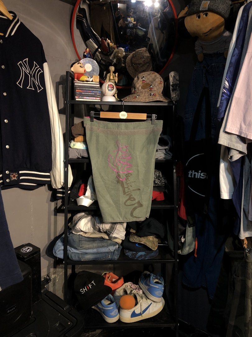 VINTAGE ROXY Y2K RIPSTOP LOW-RISE BOARD SHORTS (Category: Swim Trunks & Board Shorts) located in San Pablo. Submitted by genesisllo24149 (Listing ID 1471012514, Image 1). Description: VINTAGE ROXY Y2K RIPSTOP LOW-RISE BOARD SHORTS WAIST -> 34 LENGTH -> 19 THIGH -> 13 LEG OPENING -> 10 ISSUE -> NONE CONDITION -> EXCELLENT DM TO PURCHASE 📥 DISCLAIMER: - Please manage your expectations, posted items are preloved, used & thrifted -Actual color may v
