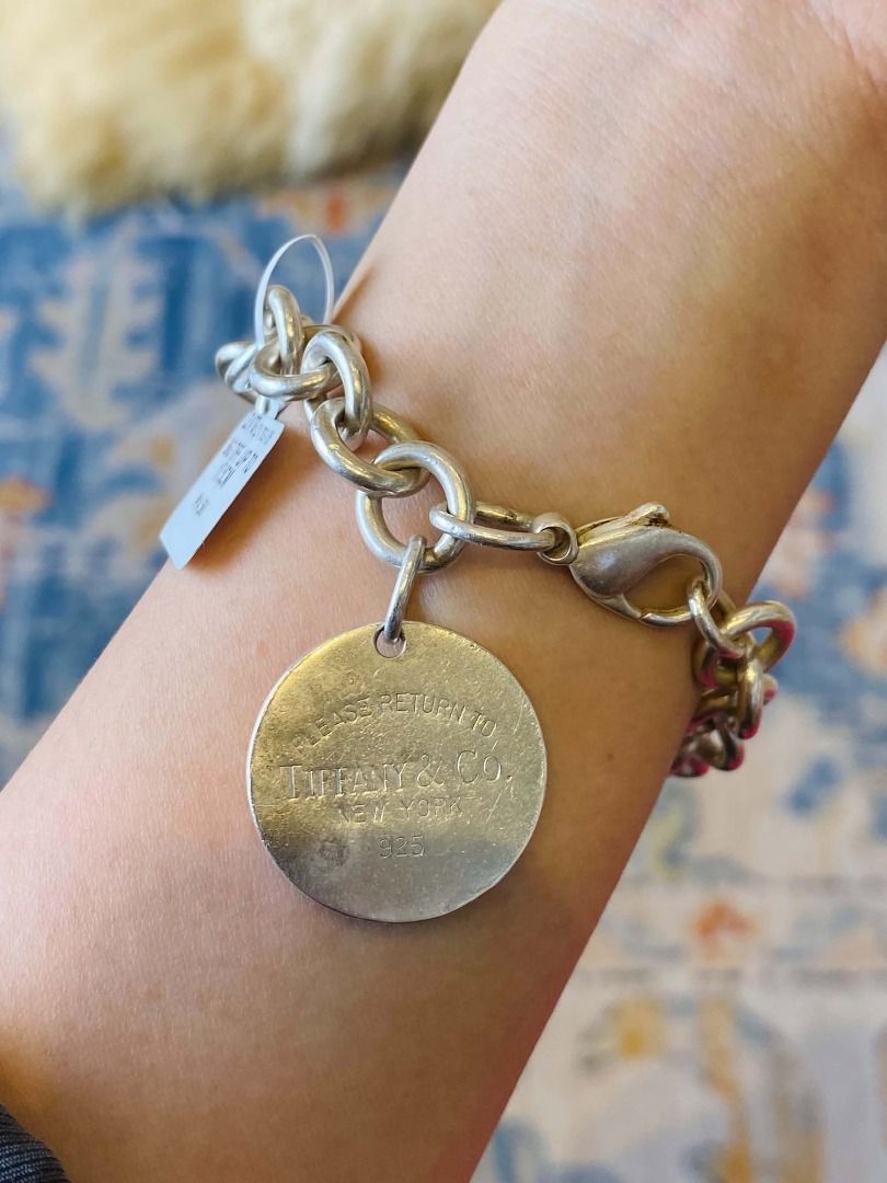 Vintage Tiffany & Co Silver Bracelet (Category: Bracelets) located in Baguio. Submitted by asna_taku (Listing ID 1471012494, Image 3). Description: Vintage Tiffany & Co Silver Bracelet 36g Adjustable up to 17.5CM ₱14580.