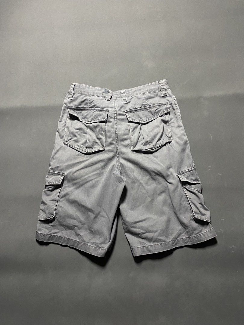 Vintage Tony Hawk 6-Pocket Cargo Short (Category: Shorts) located in Pasay City. Submitted by thrift.wards (Listing ID 1471042242, Image 2). Description: size: 30 length: 23 leg hole: 12 no issue.