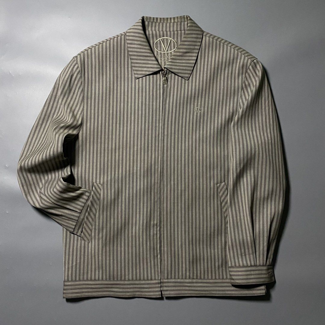Vintage Valentino Emperor Stripe Harrington (Category: Luxury Apparel) located in Las Pinas. Submitted by reluxearchive (Listing ID 1471080146, Image 2). Description: Measurements ( Inches ) Width : 22 Length : 28 Condition : 10/10 Color Rate : 10/10 Flaws / Issues : None Price : 3,500 📍100 % Authentic 📍What you see is what you get 🚚 Lbc | J&t | Lalamove | Dhl.