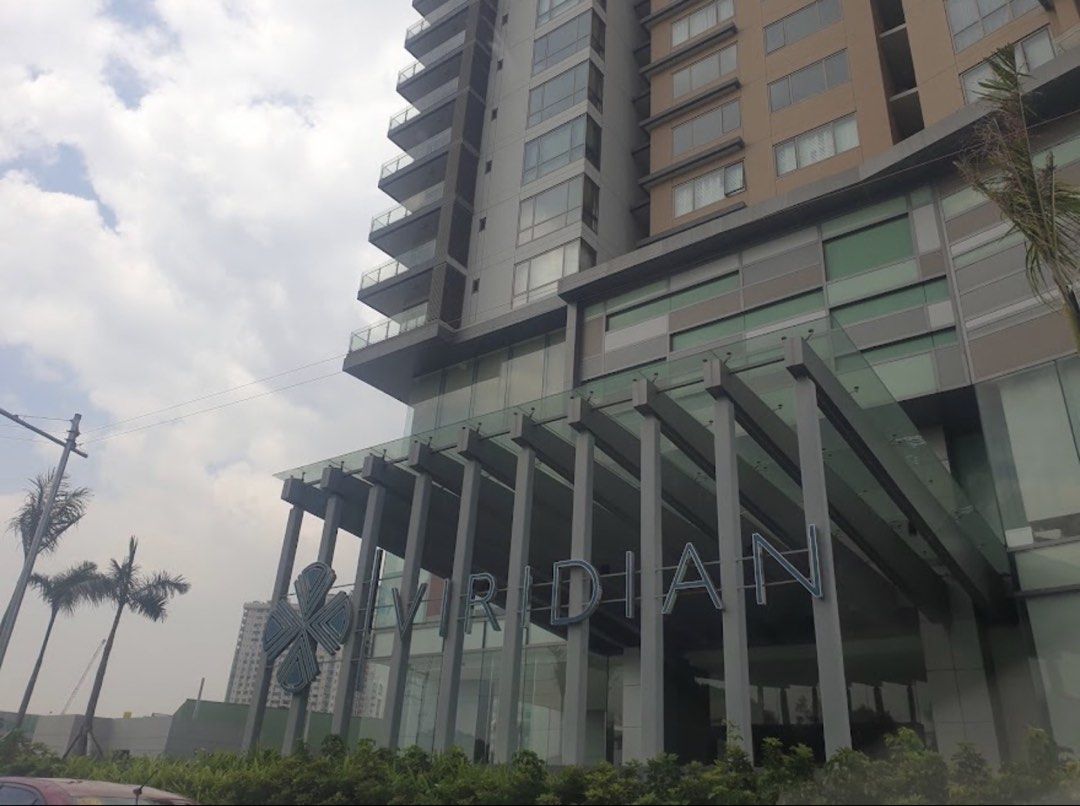 Viridian Sudio with Parking (Category: Apartments & Condos) located in Quezon City. Submitted by BestBuy918 (Listing ID 1470977405, Image 1). Description: Selling our well kept fully furnished studio with parking. End unit so u get a view of Greenhills and Via Mare for P15.5M Message for more details and faster transaction..
