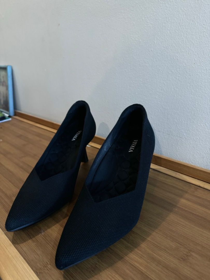 Vivaia Pointed-Toe Mid Heels (Anna) (Category: Heels) located in Manila. Submitted by sharmanetp (Listing ID 1470939827, Image 3). Description: Vivaia Pointed-Toe Mid Heels (Anna) Size 38 Used less than 10 times only Pointed toe Knit fabric Arch support Moisture-wicking insole Anti-slip outsole 6.5cm/2.56" heel height.
