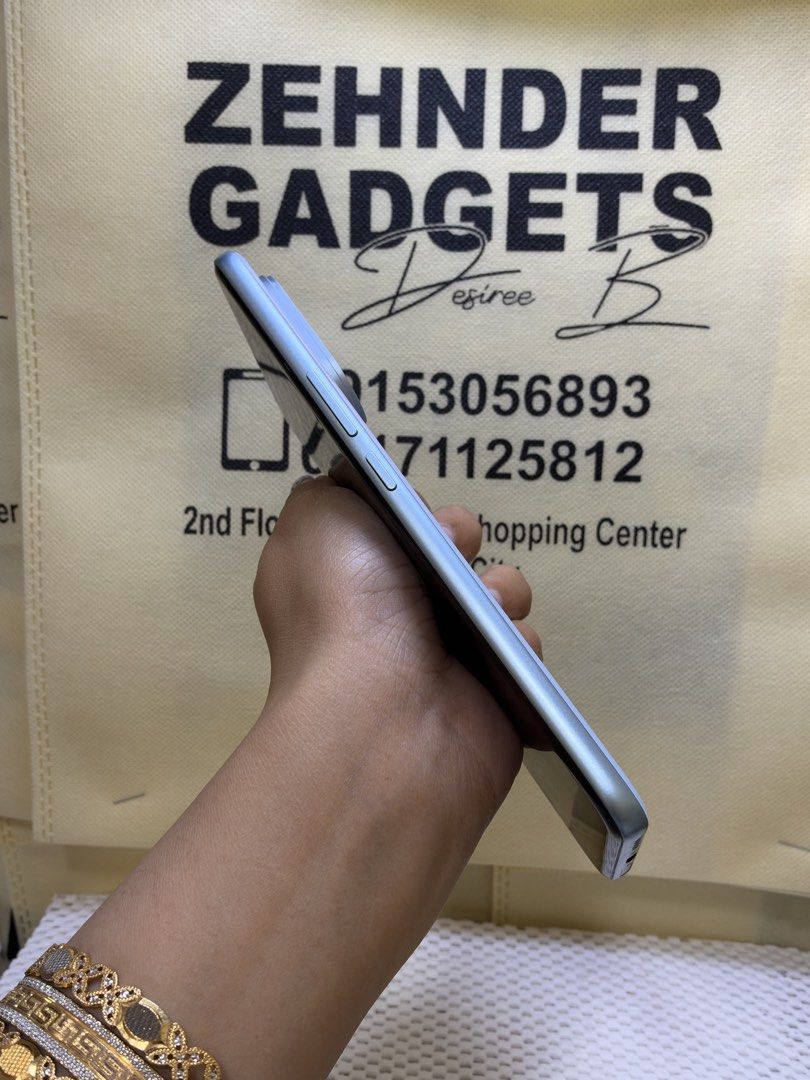 VIVO V60 12/256GB OPENLINE (Category: Vivo) located in San Juan City. Submitted by desireebayal96 (Listing ID 1470951008, Image 3). Description: VIVO V60 * DUAL SIM * OPENLINE BOTH SIM * 12/256GB * 50MP * 6500mAh * 98% SMOOTH * NO ISSUE * NO HISTORY OF REPAIR * UNIT ONLY OPEN FOR COD SAME DAY DELIVERY PLUS SHIPPING FEE MESSAGE ME DIRECTLY FOR MORE INFO Store located📍2nd floor Vmall Greenhills Shopping Center Thank you for checking out Zehnder Ga
