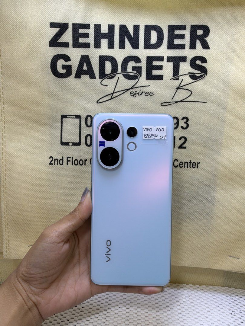 VIVO V60 12/256GB OPENLINE (Category: Vivo) located in San Juan City. Submitted by desireebayal96 (Listing ID 1470951008, Image 1). Description: VIVO V60 * DUAL SIM * OPENLINE BOTH SIM * 12/256GB * 50MP * 6500mAh * 98% SMOOTH * NO ISSUE * NO HISTORY OF REPAIR * UNIT ONLY OPEN FOR COD SAME DAY DELIVERY PLUS SHIPPING FEE MESSAGE ME DIRECTLY FOR MORE INFO Store located📍2nd floor Vmall Greenhills Shopping Center Thank you for checking out Zehnder Ga