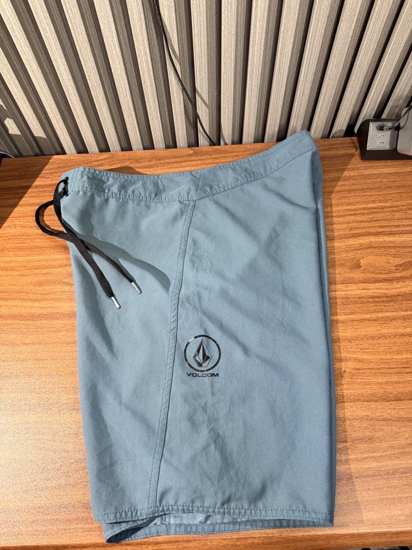 Volcom Boardshort (Category: Activewear) located in Bulacan. Submitted by jomar_0705 (Listing ID 1470990809, Image 1). Description: Volcom Boardshort Size 34 on tag Waistline 34-36 Length 20 As new No issue.