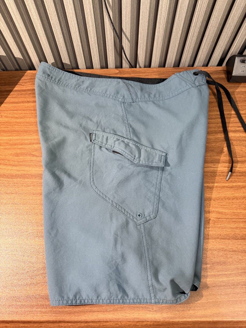 Volcom Boardshort (Category: Activewear) located in Bulacan. Submitted by jomar_0705 (Listing ID 1470990809, Image 2). Description: Volcom Boardshort Size 34 on tag Waistline 34-36 Length 20 As new No issue.