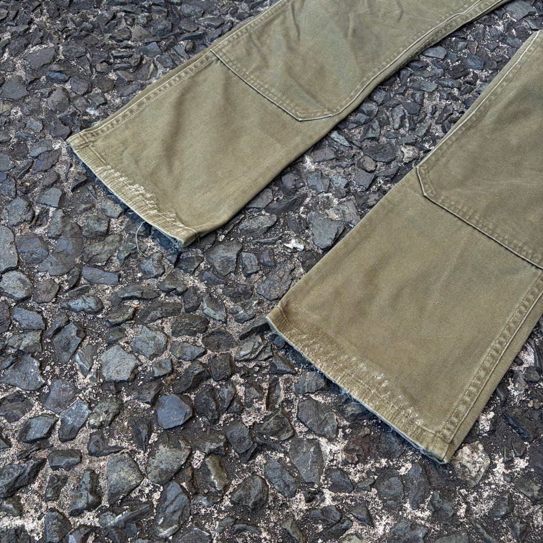 Vuja De 004 Boro Green Mori Flared Bootcut Carpenter Pants (Category: Jeans) located in Manila. Submitted by stablesource (Listing ID 1471015150, Image 3). Description: Vuja De 004 Boro Green Mori Flared Bootcut Carpenter Pants Size Small Dimension: 31 Waist 41.5 Full Length 8 Leg Opening Excellent Kindly Check All Details Before Purchase🤝.