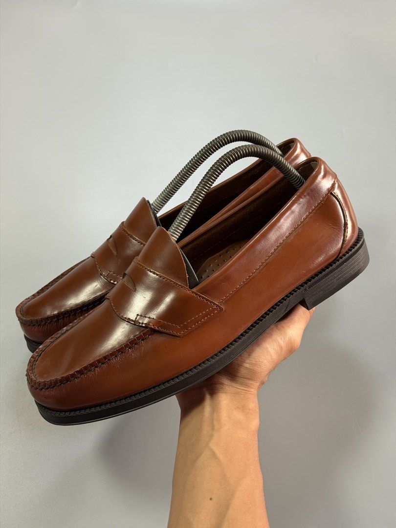 Weejuns Loafers (Category: Casual Shoes) located in Manila. Submitted by thriftfinds_dvo (Listing ID 1471085446, Image 1). Description: Weejuns loafers Us 8/Cm 26 As new condition Price:2,800 freesf Loc:Davao city.
