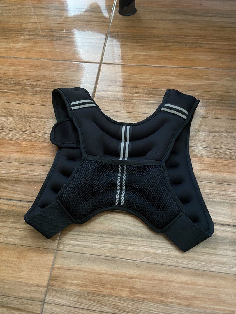 Weighted Vest 3kg (Category: Weights & Dumbbells) located in Cavite. Submitted by seppp22 (Listing ID 1470997418, Image 2). Description: New hindi pa nagamit Reflectorized Design 3kg Weighted Vest 750 Pesos My Location:Lancaster New City General Trias Cavite Pwede meetup around Lancaster Pwede Lalamove.