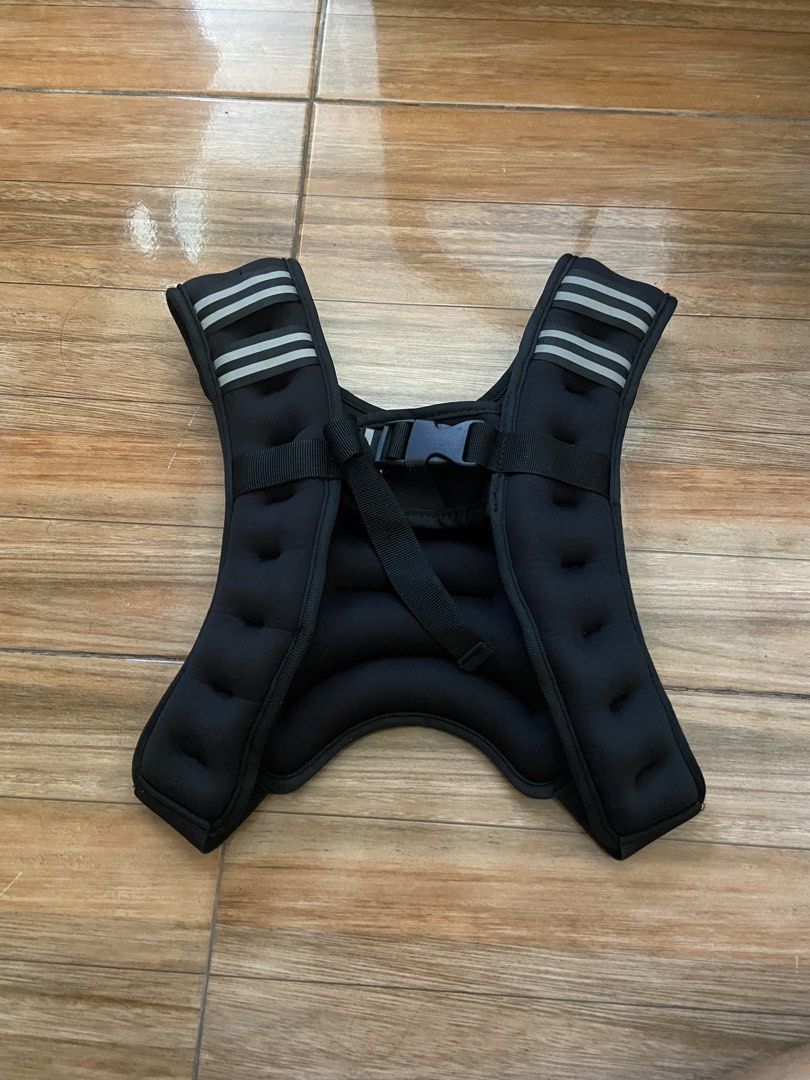 Weighted Vest 3kg (Category: Weights & Dumbbells) located in Cavite. Submitted by seppp22 (Listing ID 1470997418, Image 1). Description: New hindi pa nagamit Reflectorized Design 3kg Weighted Vest 750 Pesos My Location:Lancaster New City General Trias Cavite Pwede meetup around Lancaster Pwede Lalamove.