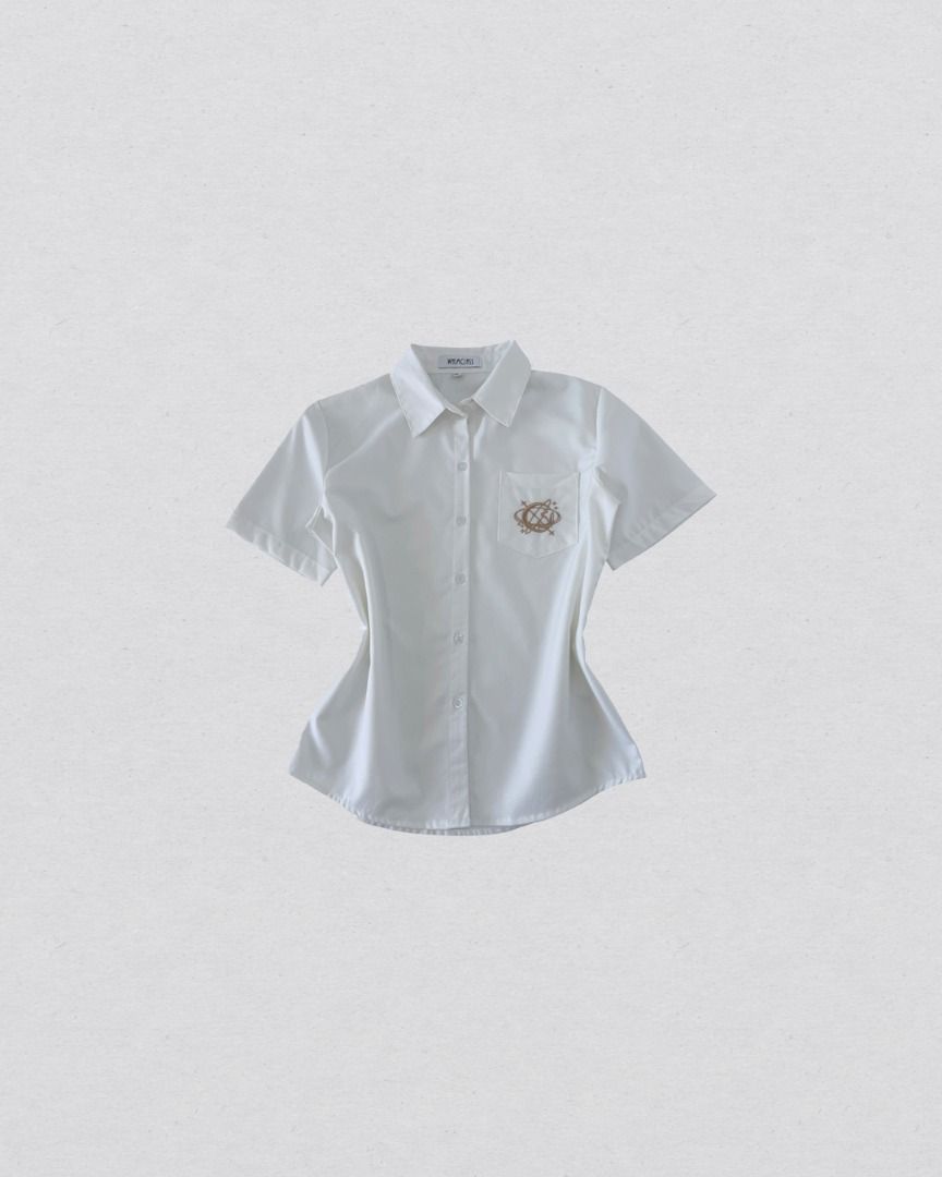 Whim Class Short Sleeve Collared Button-Up shirt (Category: Shirts) located in Cabanatuan. Submitted by argarments.ph (Listing ID 1470937352, Image 1). Description: Tagged: Small on tag Width 17" | Length 22.5" Condition: Excellent condition Issue(s): -.