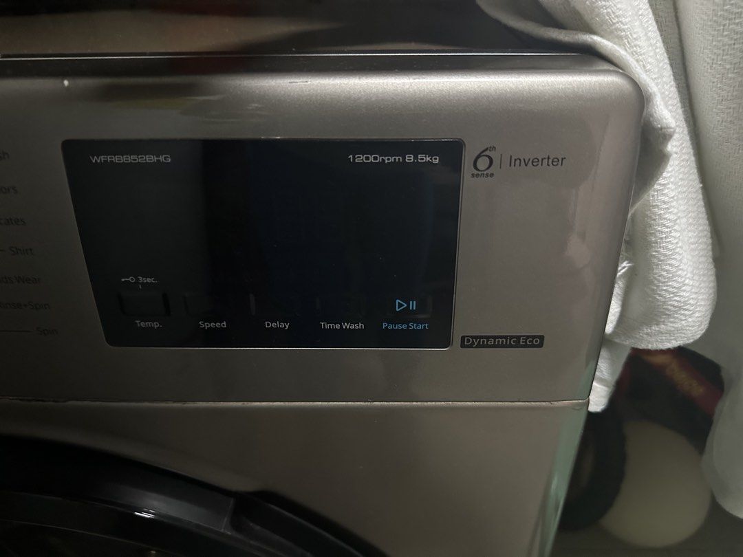 whirlpool washing machine inverter front load 8.5kg (Category: Washing Machines and Dryers) located in Manila. Submitted by pbum168 (Listing ID 1470983263, Image 2). Description: front load issue: ayaw na mag spin minsan .