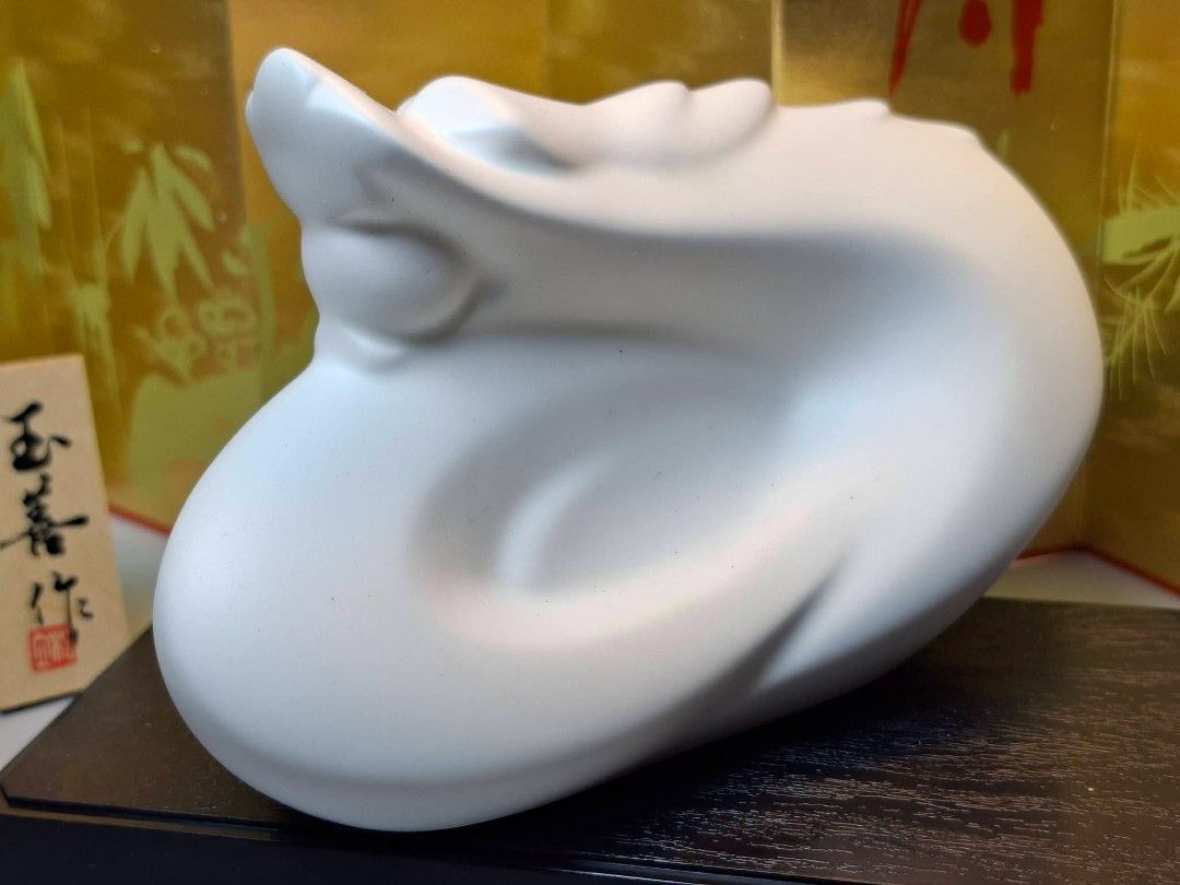 White Ceramic Dragon Figurine Sculpture with Stand (Category: Figurines & Statues) located in Paranaque City. Submitted by lexajapansurplus (Listing ID 1471078830, Image 3). Description: ▪️Ceramic Japanese Dragon figurine 📌 Created by artisan Tama Zen (玉善作) 📌 Set comes with a display stand (daidai/kazaridai), a gold folding screen (byobu), and a wooden plaque (mokufuda). ⚠️ 24 hrs to Pay only..