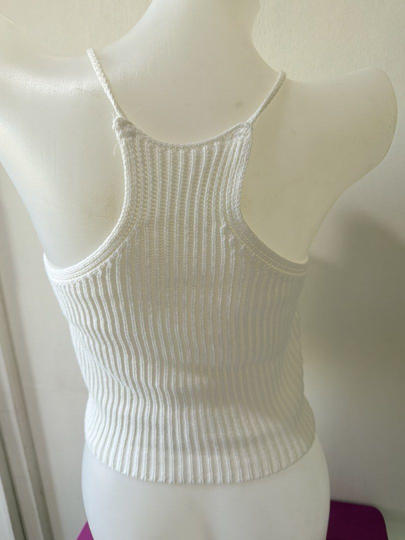 White knitted sleeveless (Category: Sleeveless) located in Manila. Submitted by hellokittyjhoe (Listing ID 1470956104, Image 2). Description: .