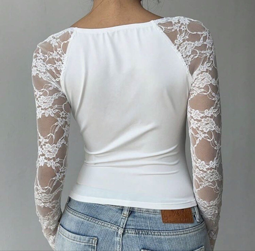 white lace longsleeve w pink bow (Category: Longsleeves) located in Makati City. Submitted by santanajdd (Listing ID 1471073630, Image 2). Description: 💬 dm for more info 📍 based in makati rfs: decluttering.