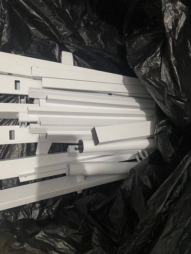 White Queen’s size Bed Frame (Category: Bed Frames & Mattresses) located in Muntinlupa City. Submitted by the_muse_club (Listing ID 1471064578, Image 2). Description: Used this for 2 weeks only Can do meet-ups Complete parts, no issue.