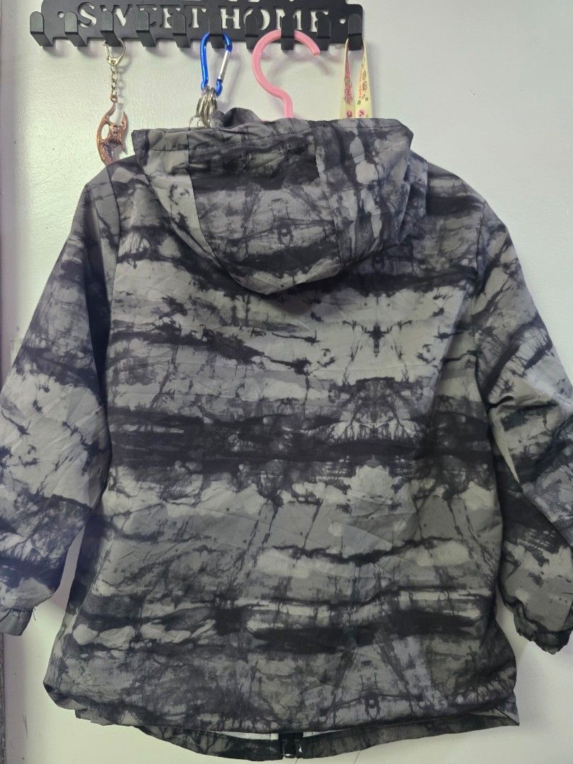 Windbreaker Jacket for Kids (Category: Babies & Kids Fashion) located in Angat. Submitted by erday (Listing ID 1470983140, Image 2). Description: Windbreaker for kids 3 to 4T.