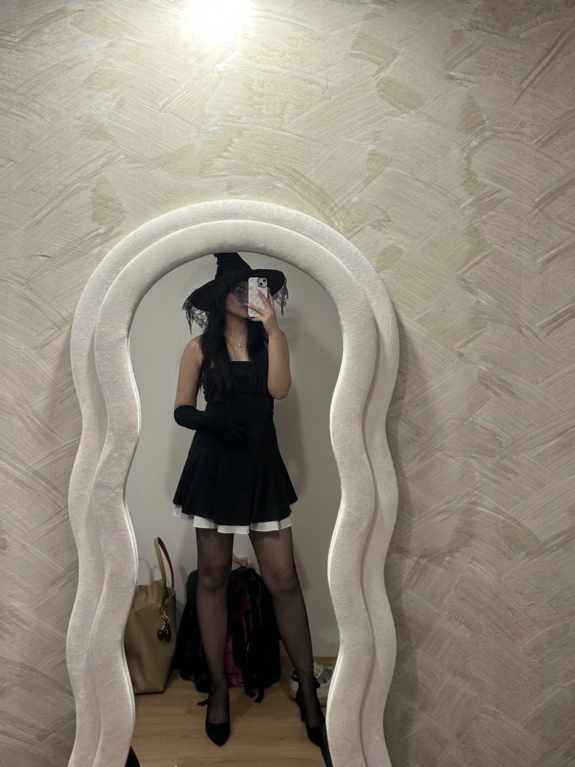 Witch Hat (Perfect for Halloween) (Category: Hats & Beanies) located in Manila. Submitted by summerdeclutters (Listing ID 1471017654, Image 2). Description: 🫶🏻 worn once only 🫶🏻 still in a very good condition .