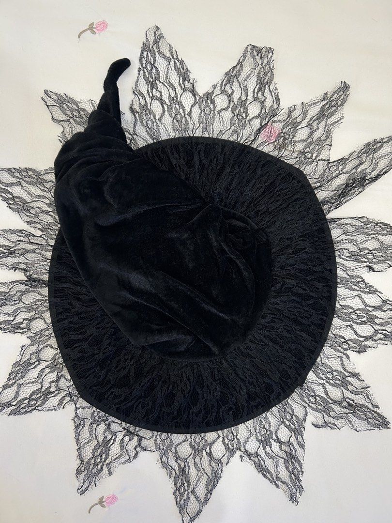 Witch Hat (Perfect for Halloween) (Category: Hats & Beanies) located in Manila. Submitted by summerdeclutters (Listing ID 1471017654, Image 1). Description: 🫶🏻 worn once only 🫶🏻 still in a very good condition .