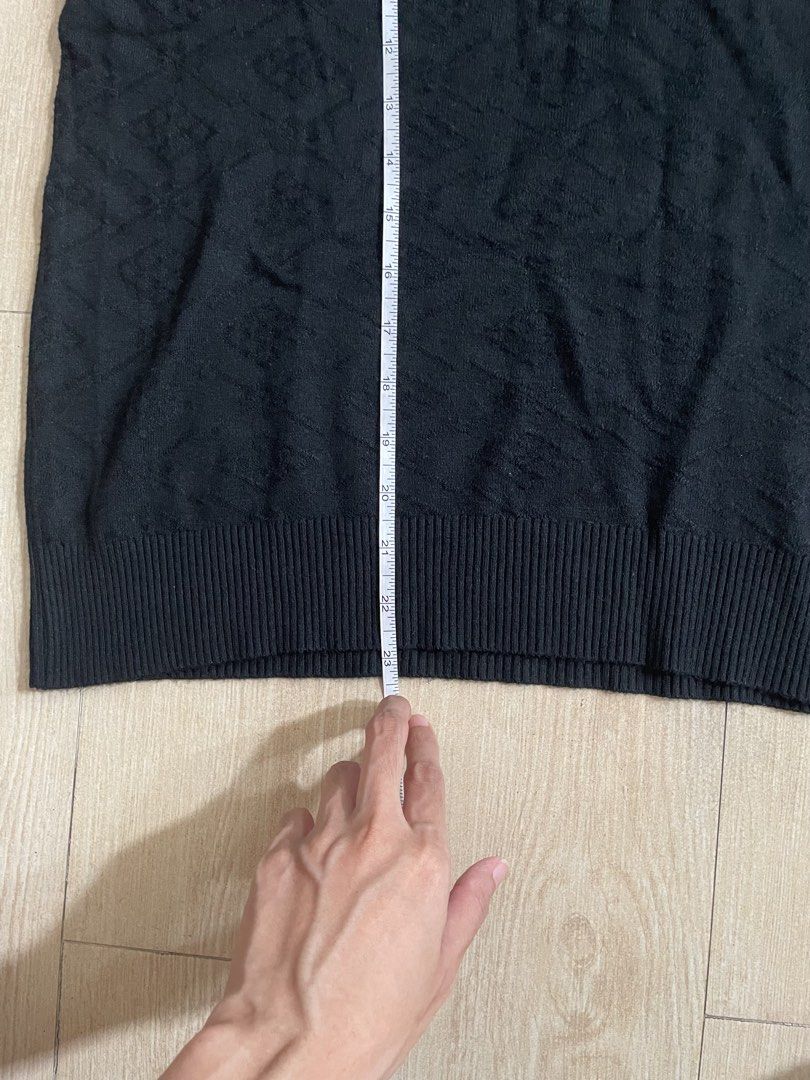 Womens Soft Knit Blouse (Category: Blouses) located in Makati City. Submitted by fabcollections (Listing ID 1471053378, Image 3). Description: 💜 RFS: decluttering 💜 No damage no issues, what you see is what you get 💜 Size medium - exact measurements on photo 💜 Color most accurate on first photo 💜 Very soft knit fabric. Not too hot to wear either, even in the hot PH climate 💜 My location: Bangkal, Makati 💜 Payment thru Gcash (Payment first 