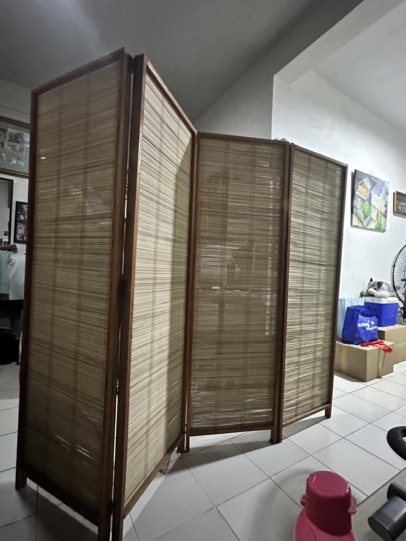 Wooden wall divider price nego (Category: Wall Decor) located in Quezon City. Submitted by jo.1216 (Listing ID 1470953184, Image 2). Description: For pickup only or lalamove In very good condition.
