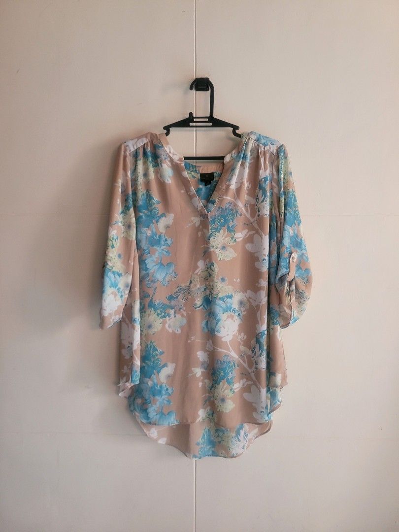 Worthington Woman Top (Category: Blouses) located in Los Banos. Submitted by lopecruz (Listing ID 1470964412, Image 1). Description: 21"armpit laid flat 26"length condition: like new, no flaws L to XL.
