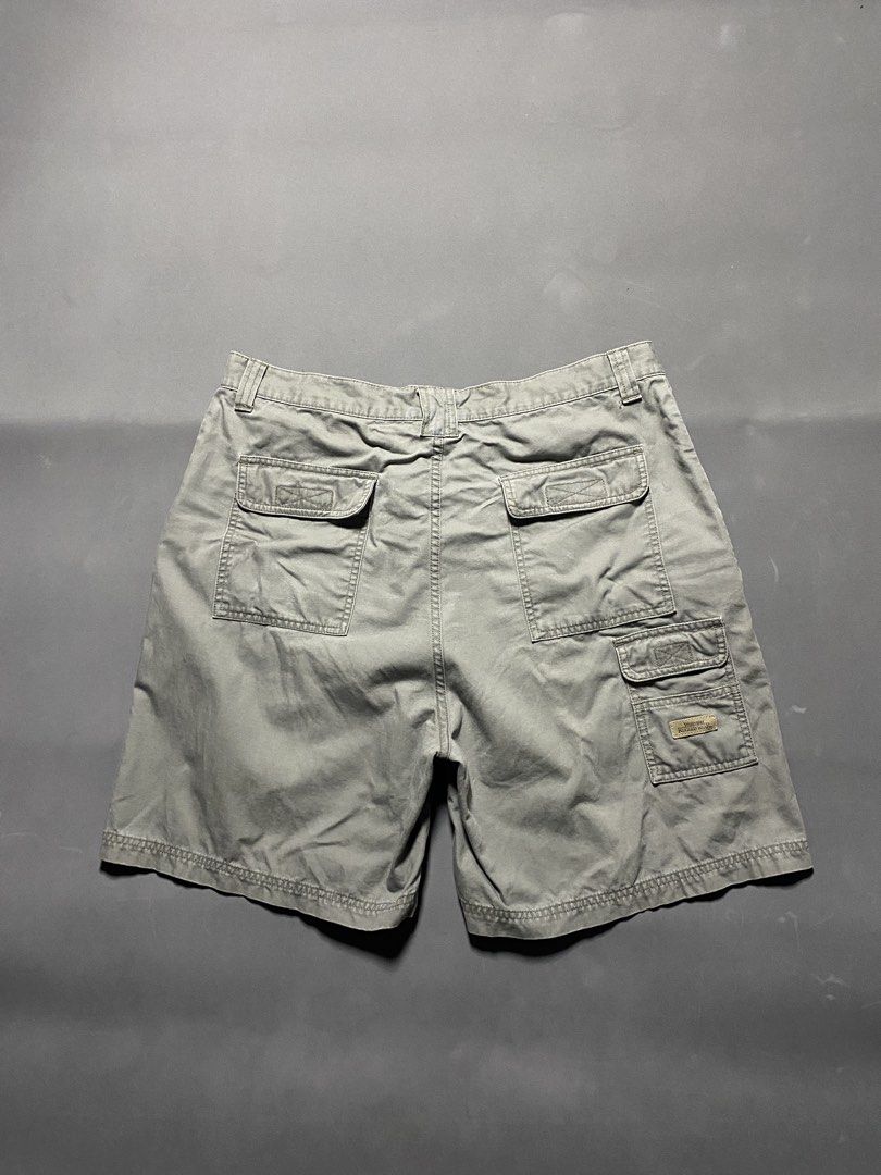 Wrangler Cargo Short (Category: Shorts) located in Pasay City. Submitted by thrift.wards (Listing ID 1471042869, Image 1). Description: size: 36 length: 21 leg hole: 12 no issue.
