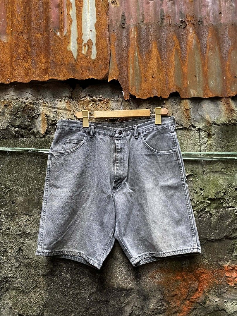 Wrangler jorts (Category: Shorts) located in Manila. Submitted by thriftnicarl.3 (Listing ID 1470964886, Image 2). Description: waist - 34 length - 20 thigh - 14.1 leg open - 11 price -349 ship via jnt.