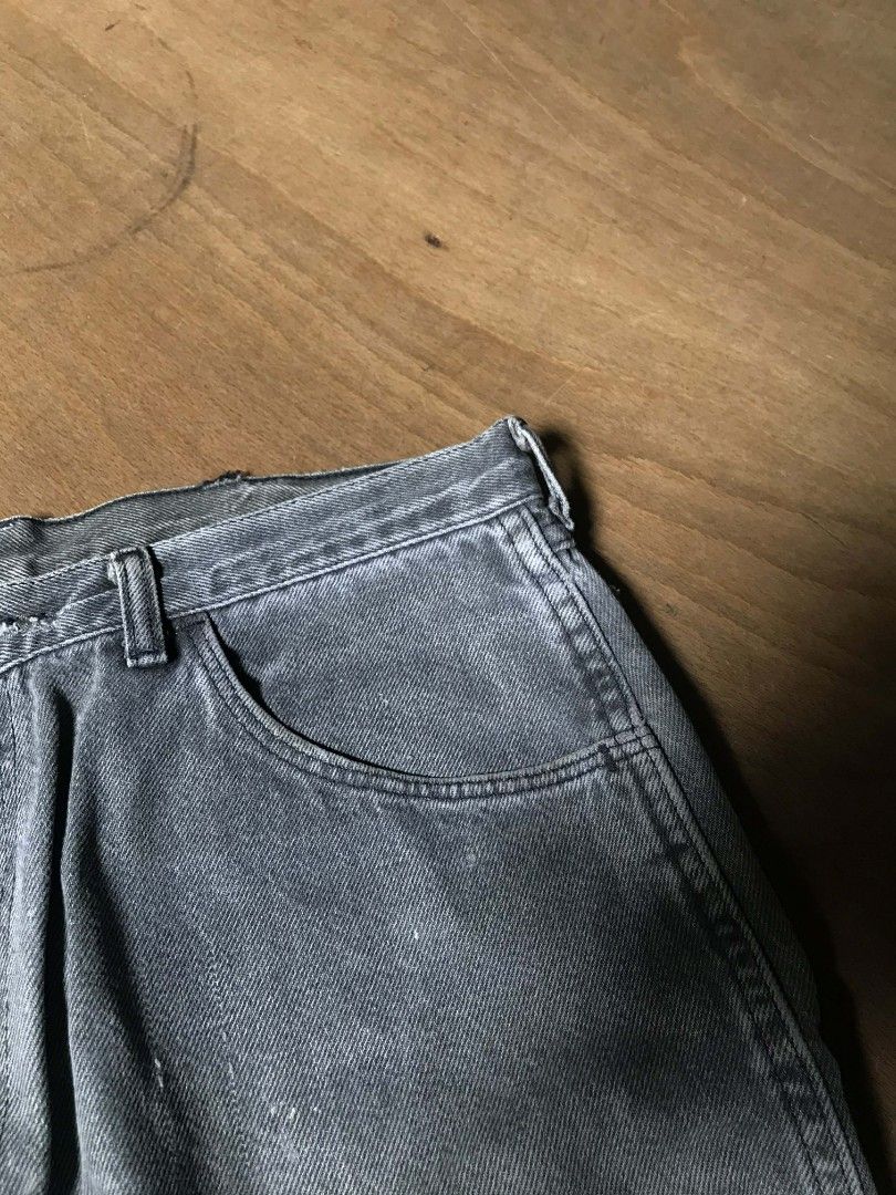 Wrangler jorts (Category: Shorts) located in Manila. Submitted by thriftnicarl.3 (Listing ID 1470964886, Image 3). Description: waist - 34 length - 20 thigh - 14.1 leg open - 11 price -349 ship via jnt.