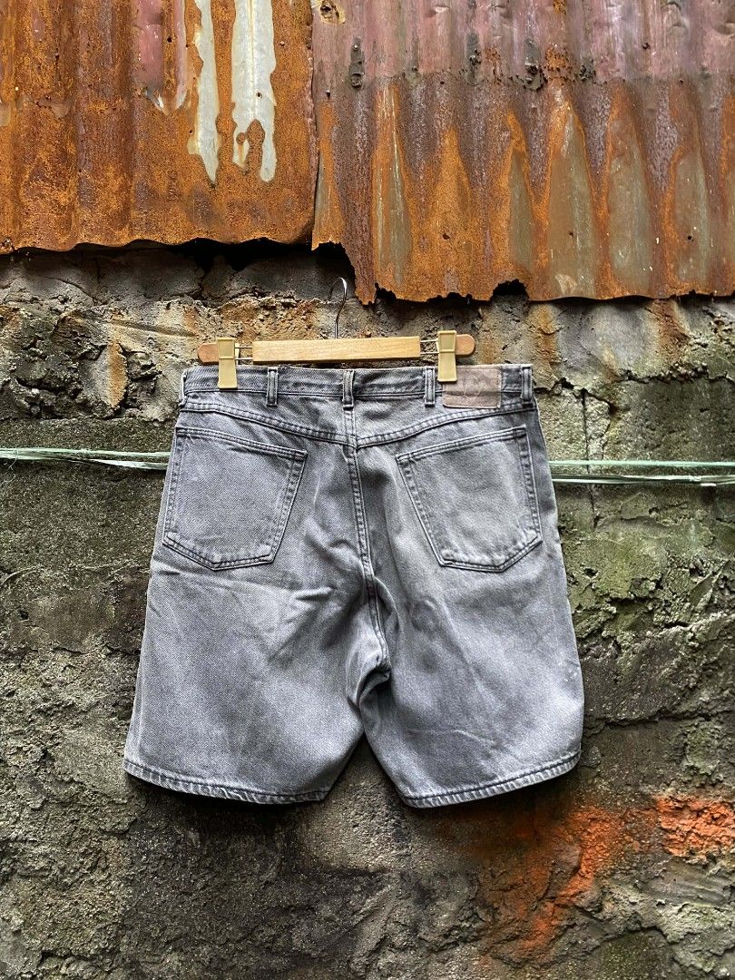 Wrangler jorts (Category: Shorts) located in Manila. Submitted by thriftnicarl.3 (Listing ID 1470964886, Image 1). Description: waist - 34 length - 20 thigh - 14.1 leg open - 11 price -349 ship via jnt.
