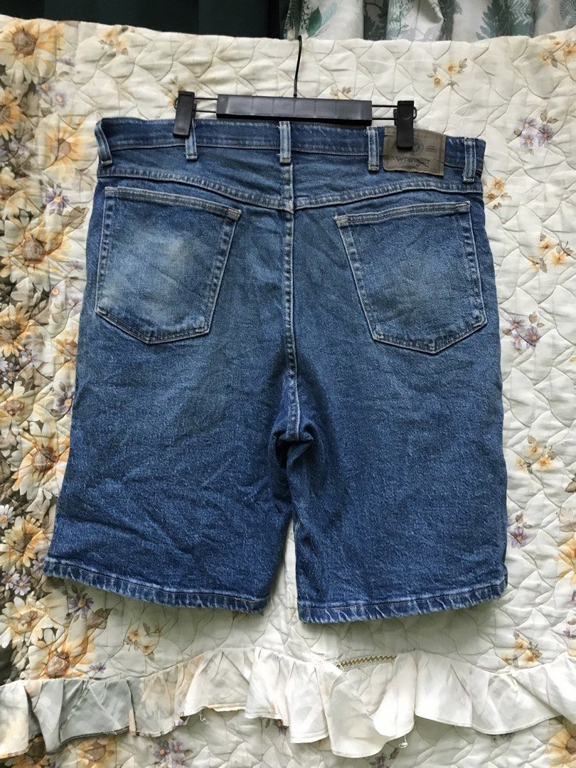 WRANGLER JORTS (Category: Shorts) located in Salug. Submitted by bagdoi_finds (Listing ID 1471062921, Image 2). Description: .