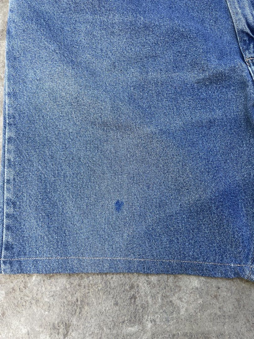 Wrangler Short 🔥 (Category: Shorts) located in Roxas City. Submitted by patch_archive (Listing ID 1471067931, Image 3). Description: Wrangler Short 🔥 📏 ACTUAL DIMENSION USING INCHES 👖 WAIST : 42 👖 LENGTH : 22 👖 HEM : 13 👖 FLAWS : ALTERED 🏷️ PRICE : 350 PHP + SF * MESSAGE ME IF YOU HAVE ANY OTHER QUESTION ABOUT SIZING . 🚚 Local shipping fee ( 70-85 Php) ✈️ International Shipping fee cost “DM” 💳 Mode of payment ( Gcash, PayPal, Pay Maya ,