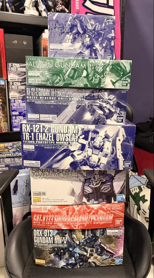 WTS MG 1/100 Gundam (New Unassamble), Toys & Collectibles, Figurines ...