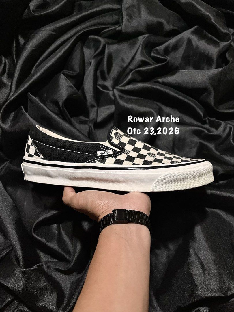 WVault OG Classic Slip-On LX (Category: Sneakers) located in Consolacion. Submitted by rowar_arche (Listing ID 1471093292, Image 1). Description: WVault OG Classic Slip-On LX Usmen 9 Used in Good Condition Original/ Wbox 2890📌 Below srp.