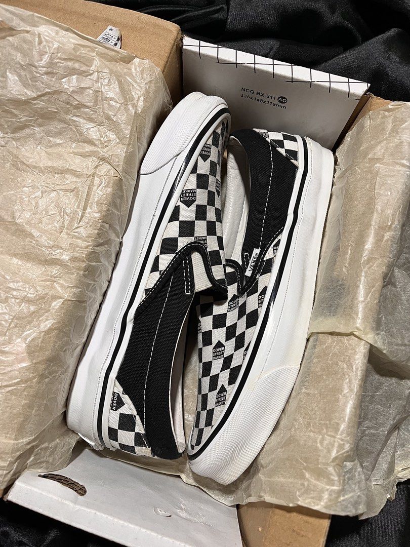 WVault OG Classic Slip-On LX (Category: Sneakers) located in Consolacion. Submitted by rowar_arche (Listing ID 1471093292, Image 2). Description: WVault OG Classic Slip-On LX Usmen 9 Used in Good Condition Original/ Wbox 2890📌 Below srp.