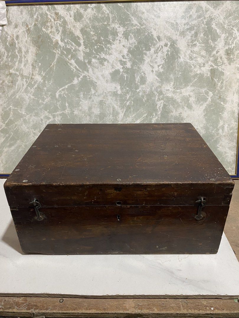 WWll ERA U.S STADIMETER WITH ORIGINAL WOODCASE (Category: Vintage Collectibles) located in Calamba. Submitted by chebvintagedepot (Listing ID 1471024522, Image 2). Description: Vintage WWII-era U.S. Navy stadimeter, possibly manufactured by Schick, complete with its wooden storage case. This instrument was used for naval rangefinding and distance estimation. A nice piece of military and naval history, suitable for collectors of WWII memorabilia, 