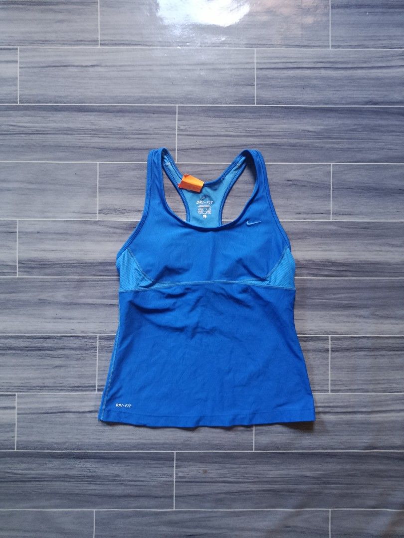 Y2k / pickle ball Nike top (Category: Activewear) located in Bacolod City. Submitted by empatees (Listing ID 1471068557, Image 2). Description: .