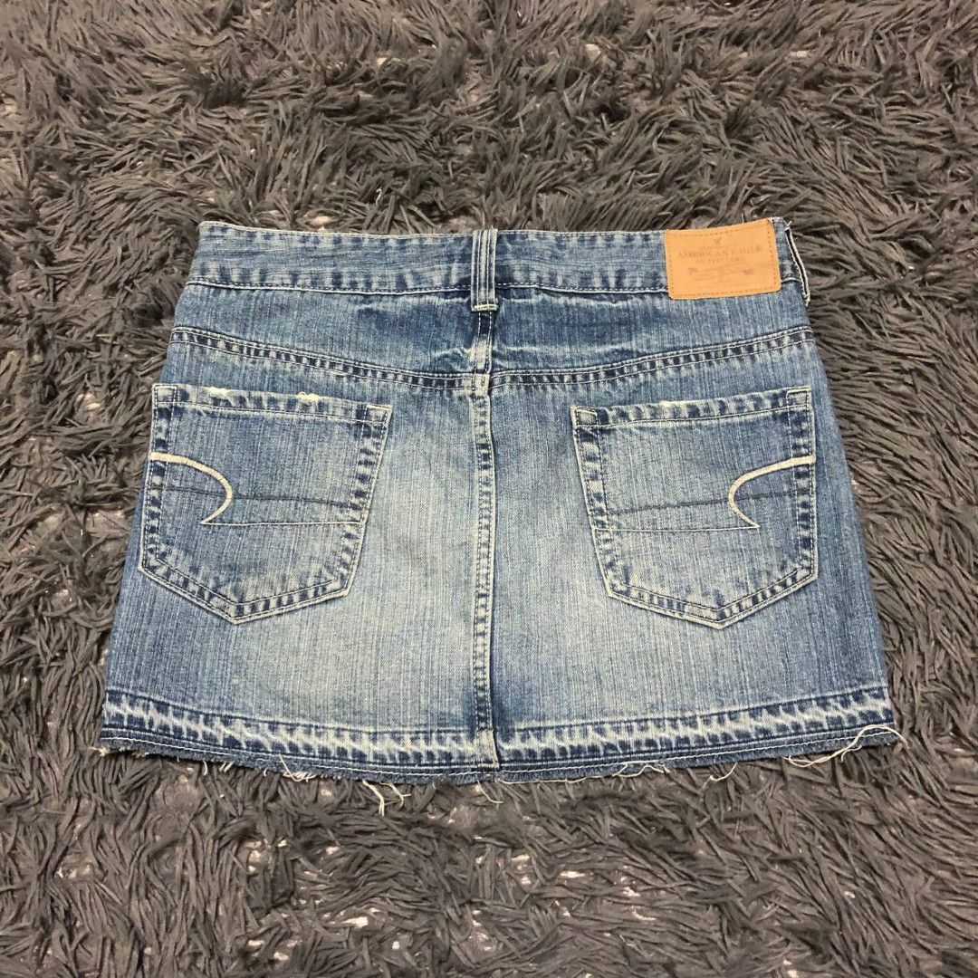 Y2k American Eagle Skirt (Category: Skirts) located in Camiling. Submitted by thriftscape2024 (Listing ID 1470982346, Image 1). Description: Excellent Condition Color rate: 9/10 Issue: ❌❌❌ W: 30 L: 14.