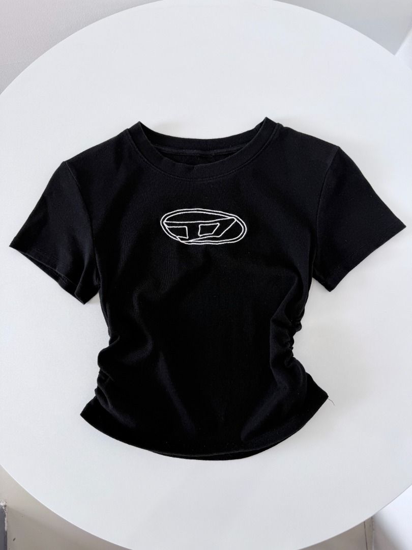 Y2k Diesel Oval D Logo fitted shirt (Category: Shirts) located in Cabanatuan. Submitted by argarments.ph (Listing ID 1470933269, Image 2). Description: Tagged: cut tag, fits small Width 14.5" | Length 18" Condition: Excellent condition Issue(s): -.