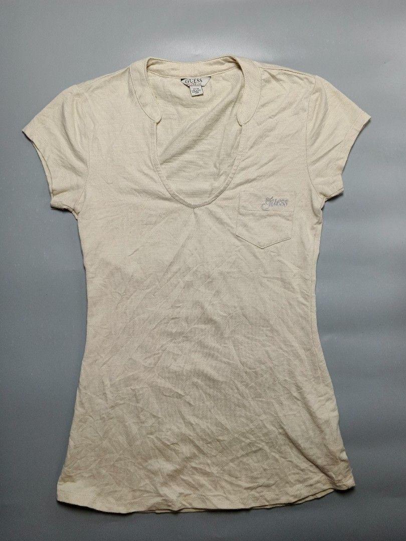 Y2k guess shirt (Category: Shirts) located in Ragay. Submitted by ssergebenedict5505 (Listing ID 1471053817, Image 1). Description: Y2k guess ‎13X23 need wash.