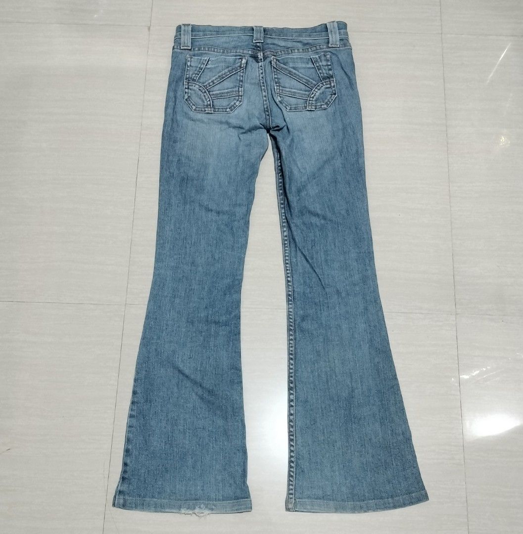 Y2K JUICY COUTURE FLARED JEANS (Category: Jeans) located in Sariaya. Submitted by social_animalz (Listing ID 1471089594, Image 2). Description: waist: 28 length: 37 leg opening: 9.25 with distress sa hem shipping fee is not included.