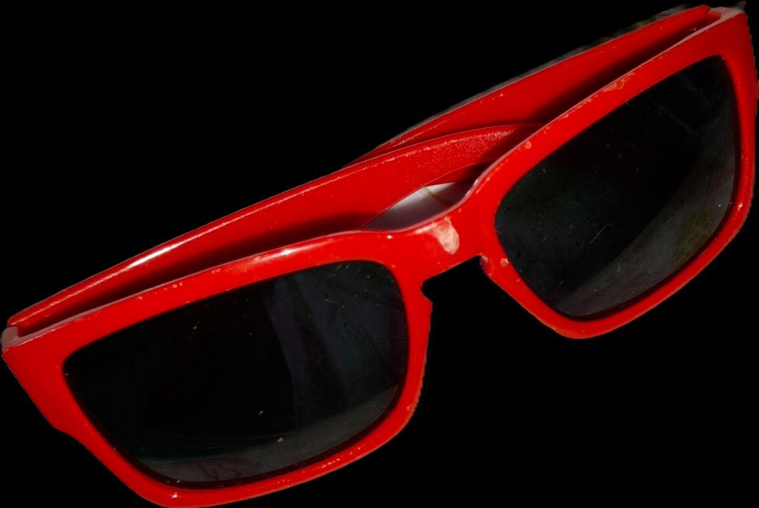 Y2K Kids sunglasses (Category: Sunglasses & Eyewear) located in Quezon City. Submitted by morningstar_52 (Listing ID 1471035275, Image 2). Description: -FOR BUYERS ONLY, 300 PESOS MINIMUM PURCHASE Style: Fun Y2K vibe accessory - Design: Pink sunglasses with all-over yellow and pink flower patterns - Lenses: Transparent pinkish-red tint - Fit: Regular fit, lightweight plastic build - Hardware: Standard temples and hinges.