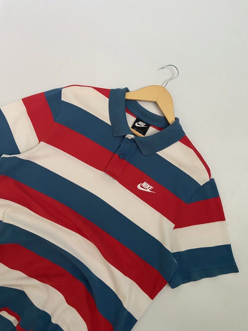 Y2k Nike Polo shirt (Category: Tshirts & Polo Shirts ) located in Libmanan. Submitted by kushin2.0 (Listing ID 1470957522, Image 3). Description: Nike Polo Stripe 21 x 28 Good condition No issue 100% Original.