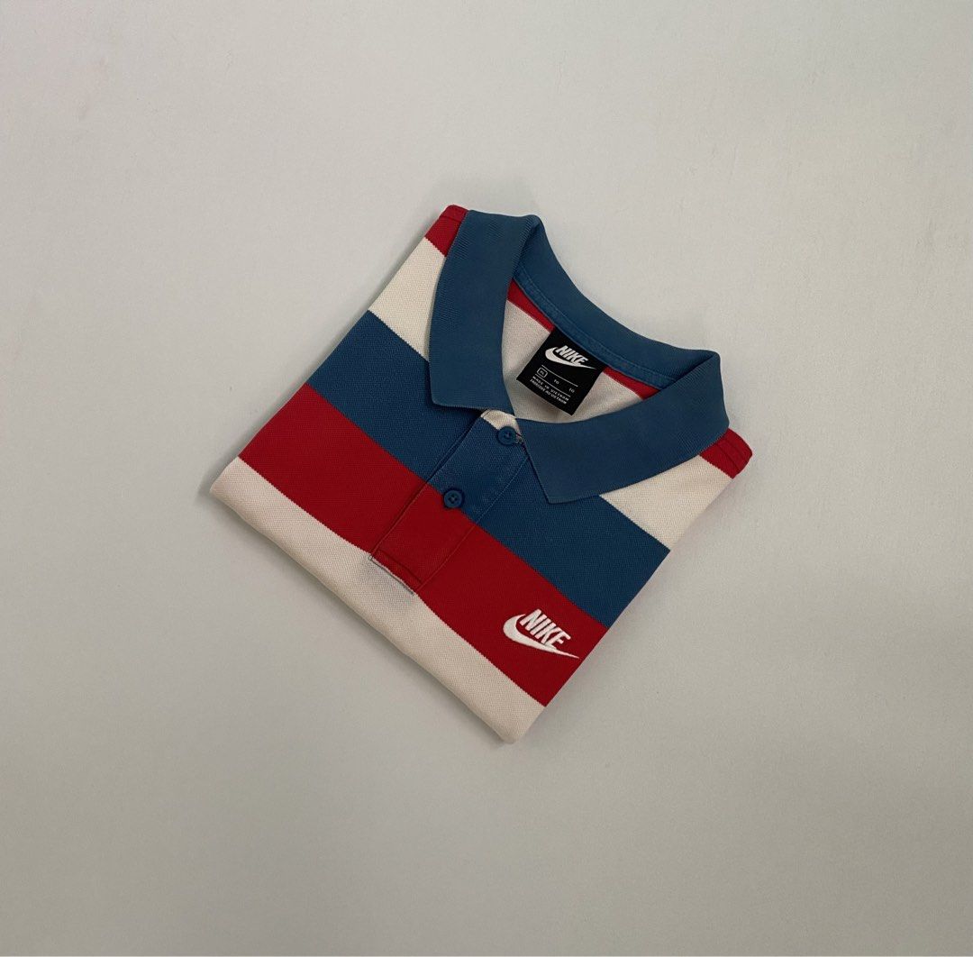 Y2k Nike Polo shirt (Category: Tshirts & Polo Shirts ) located in Libmanan. Submitted by kushin2.0 (Listing ID 1470957522, Image 1). Description: Nike Polo Stripe 21 x 28 Good condition No issue 100% Original.